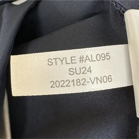 J.Crew Men's 7" Tech Shorts Size 31 Navy Outdoor Sun Protection Moisture Wicking - Picture 6 of 9